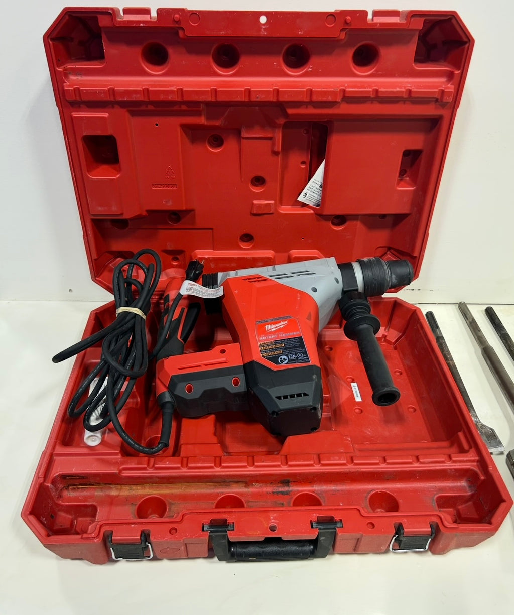 Milwaukee 1 3/4 SDS Max with bits
